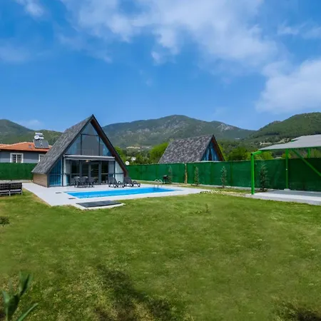 Woody Hotel 4*